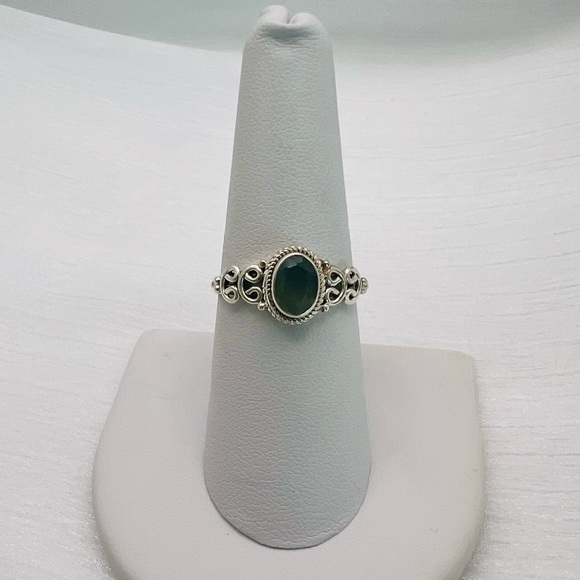 Green Chalcedony S925 Ring - Picture 1 of 3
